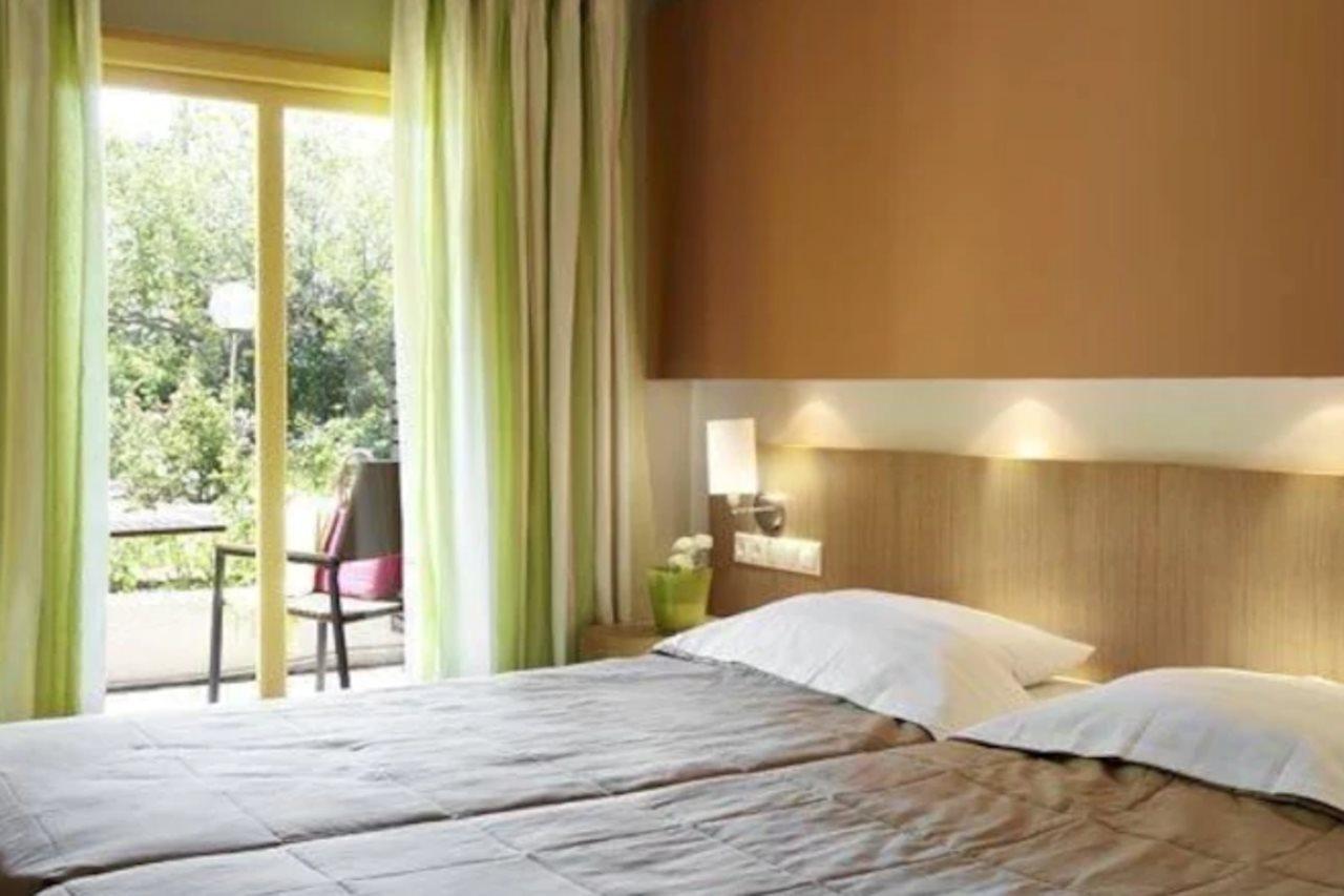 Astoria Hotel ตรูโลส ภายนอก รูปภาพ