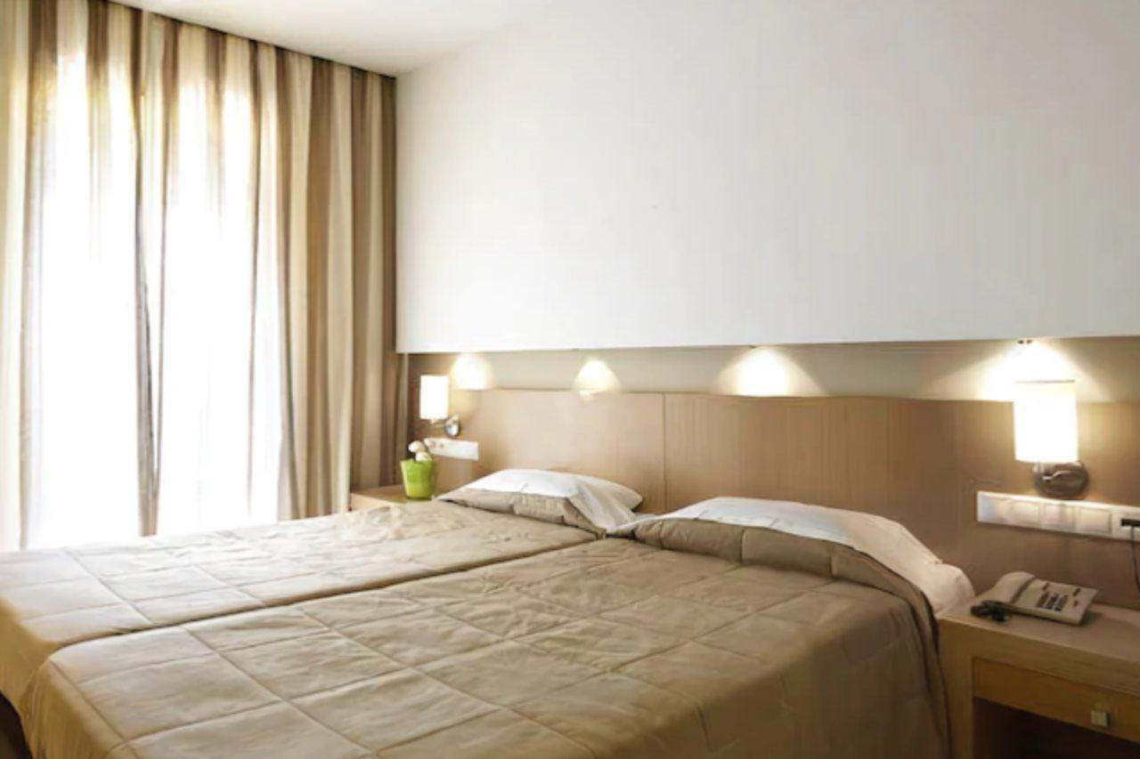 Astoria Hotel ตรูโลส ภายนอก รูปภาพ