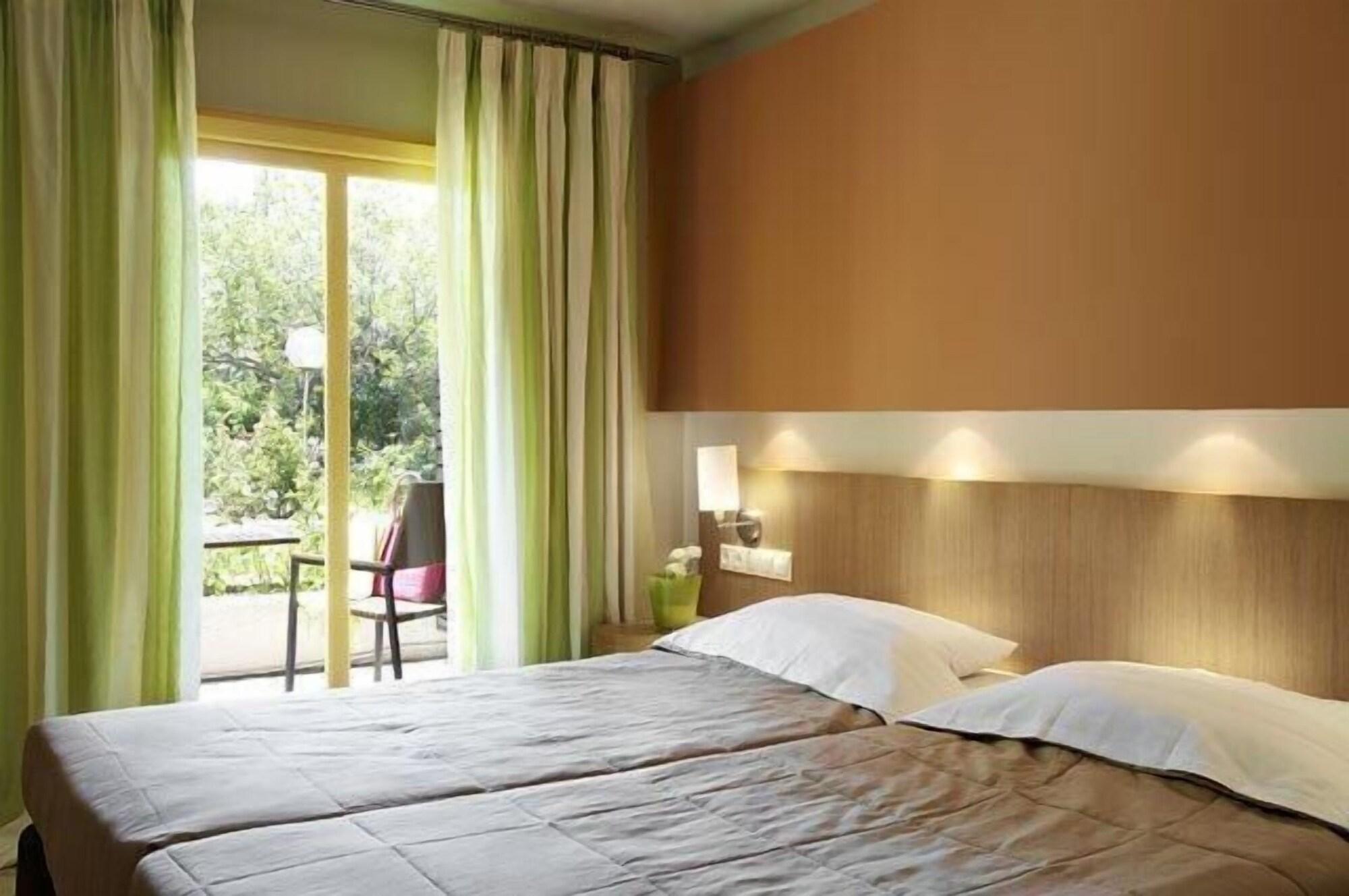 Astoria Hotel ตรูโลส ภายนอก รูปภาพ