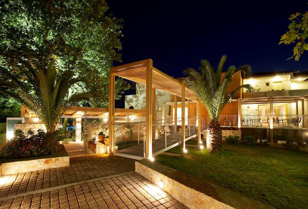 Astoria Hotel ตรูโลส ภายนอก รูปภาพ